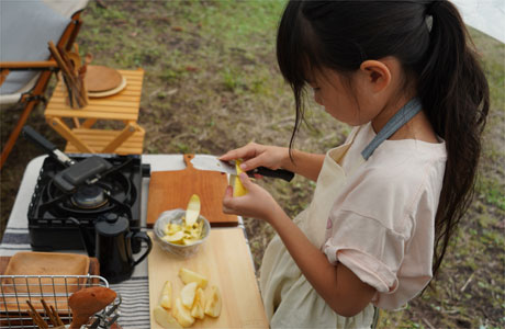 りんごの皮むきに挑戦